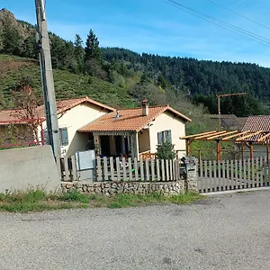 https://les-gents-chez-laurine-et-jrmy.hotels-rhonealpes.com